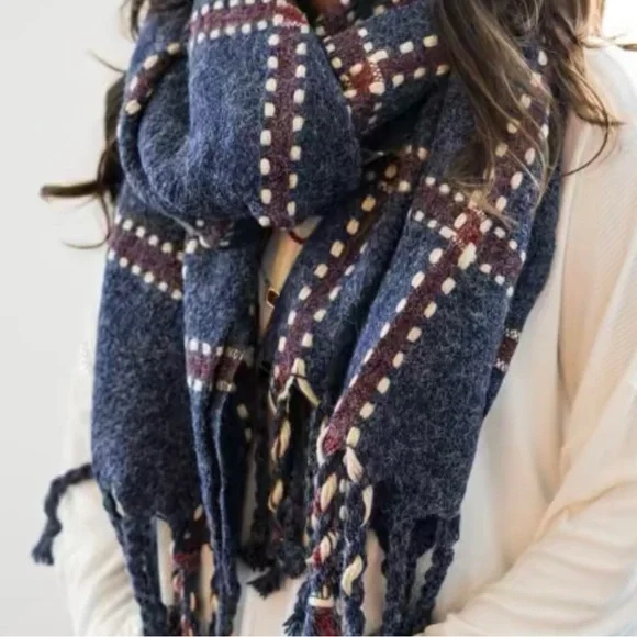 NWT Scarf 🧣 - Picture 3 of 4